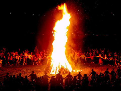 جشن آذرگان ،آذر روز